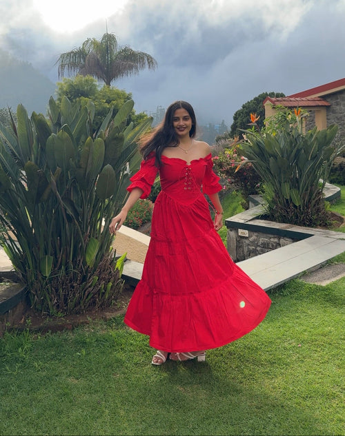 Lila Whirl Dress In Red